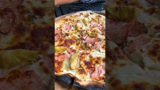 Pizza Regală cu anghinare la Casa Veche din Râmnicu Vâlcea #shorts