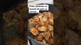 Prânz țărănesc cu mușchi de porc și cârnați afumați …