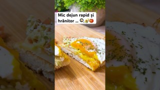 Mic dejun rapid și hrănitor cu ou 🍳, avocado 🥑 și roșii 🍅 …