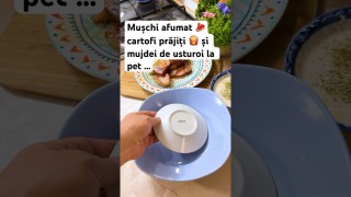 Mușchi afumat, cartofi prăjiți și mujdei de usturoi la pet …