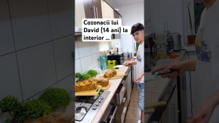 Cozonacii lui David (14 ani) la interior pregătiți în casă, frământați manual …
