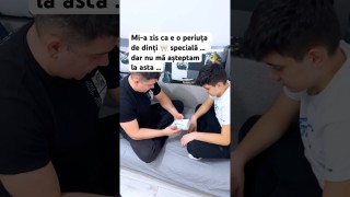 Mi-a zis ca e o periuța de dinți 🦷 specială dar nu mă așteptam la asta …