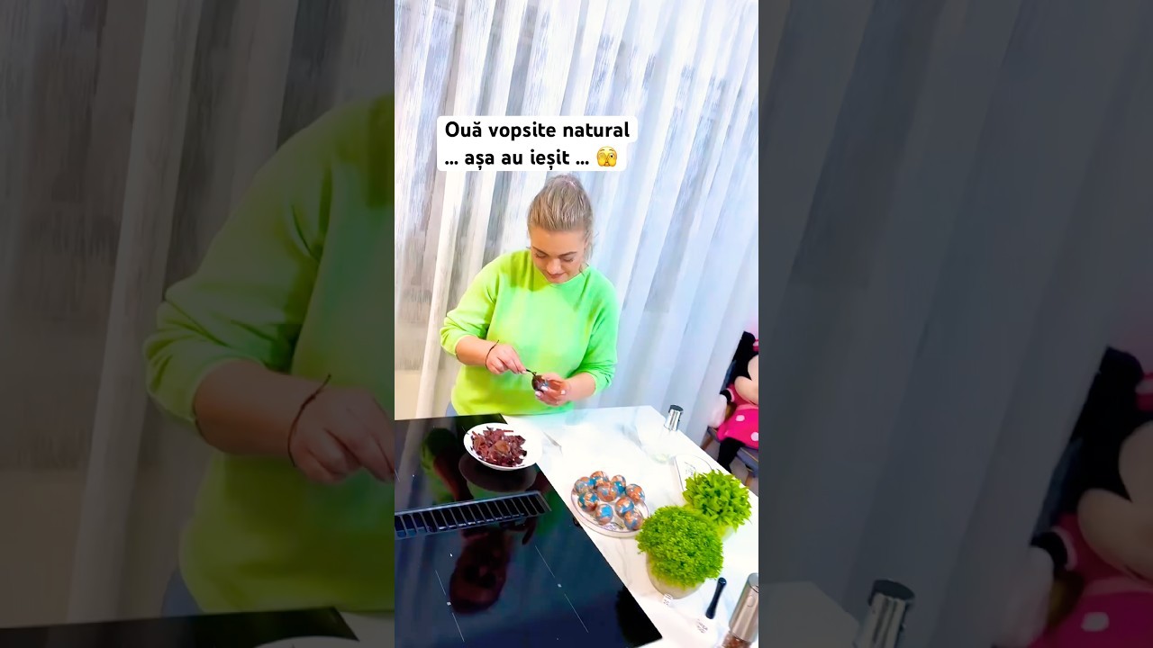 Ouă vopsite natural cu varză roșie dar au ieșit albastre 🫣